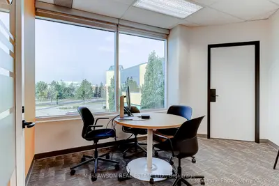 2421 Bristol Circle 200, Oakville, On L6h 5s9