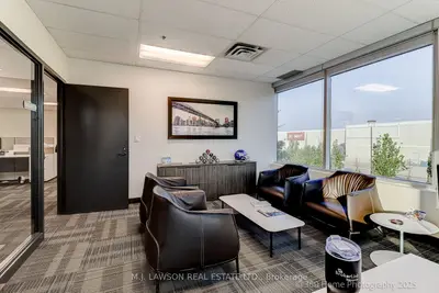 2421 Bristol Circle 205, Oakville, On L6h 5s9