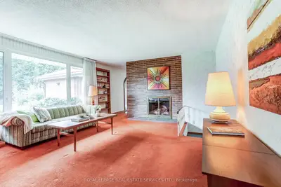 4 Sora Drive, Mississauga, On L5m 1a8