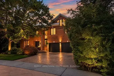 324 Oakridge Court, Oakville, On L6h 5t9