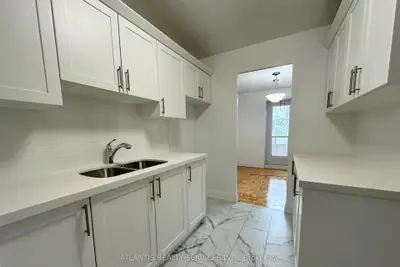 50 East Street 305, Oakville, On L6l 3k4