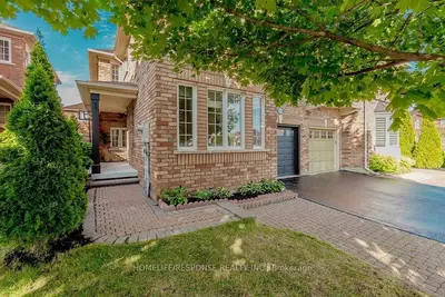 Semi-Detached in Mississauga