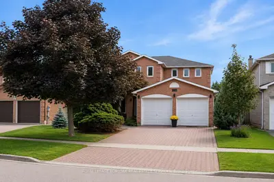 Detached in Oakville