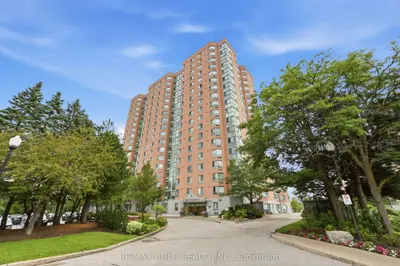 61 Markbrook Lane Ph08, Toronto, On M9v 5e7
