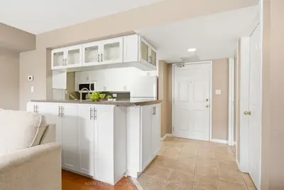 216 Plains Road W F304, Burlington, On L7t 4m1