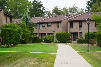 2605 Woodchester Drive #86, Mississauga, On L5k 2e3