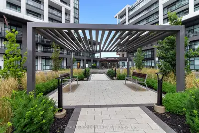 60 George Butchart Drive 112, Toronto, On M3k 2c5