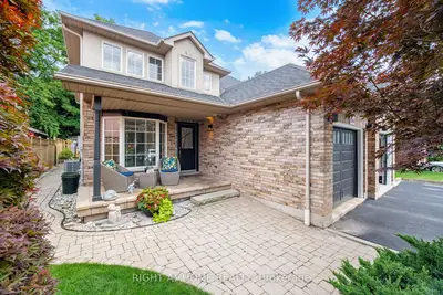 Semi-Detached in Oakville