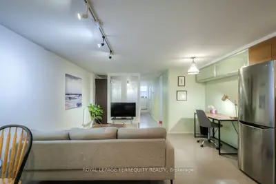 26a Scarlett Road Bsmt, Toronto, On M6n 4k1