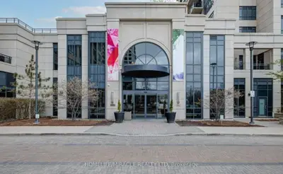 2 Eva Road 824, Toronto, On M9c 0a9