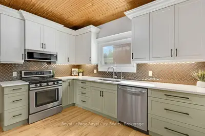 9 Wilbur Street N, Halton Hills, On L7j 2c3