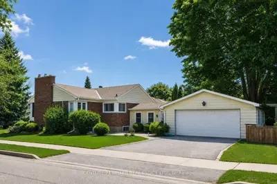 248 Kingsleigh Court, Milton, On L9t 1x7