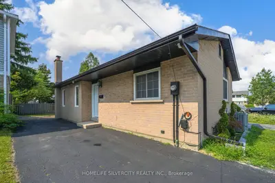 3 Hapsburg Square, Brampton, On L6s 1y7