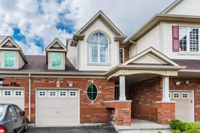 Att/Row/Townhouse in Milton