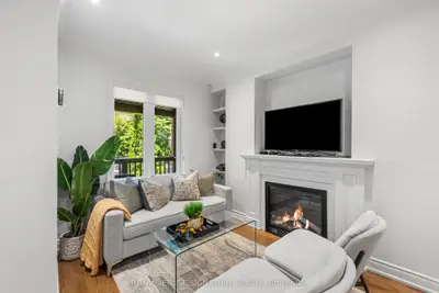 79 Pendrith Street, Toronto, On M6g 1r8