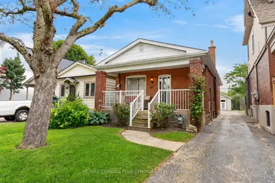 77 Fifth Street E, Toronto, On M8v 2z1
