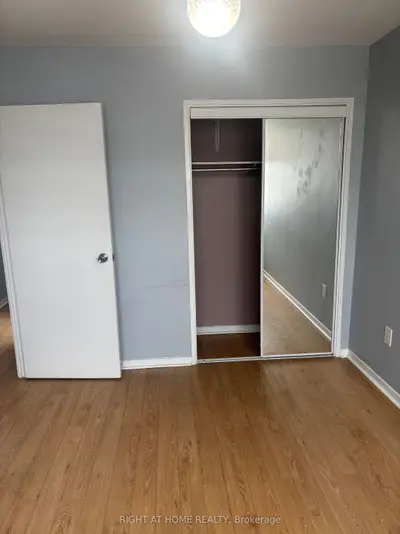 2323 Confederation Parkway N Ph4, Mississauga, On L5b 1r6