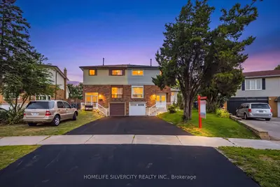 Semi-Detached in Mississauga