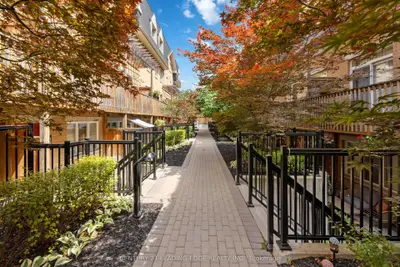 380 Hopewell Avenue 121, Toronto, On M6e 2s2