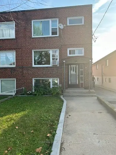 53 Kirknewton Road 1, Toronto, On M6e 3x9
