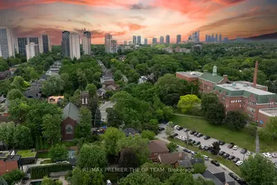 299 Quebec Avenue 3, Toronto, On M6p 2v2