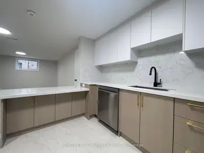 17 Rosemeade Avenue Unit 3, Toronto, On M8y 3a2