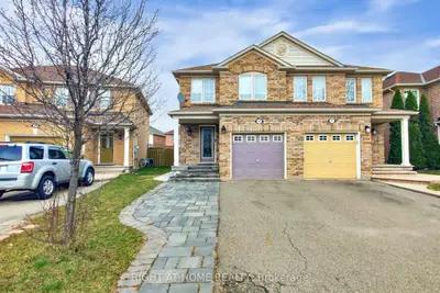 21 Dunlop Court, Brampton, On L6x 4z8