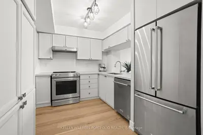 190 Manitoba Street 802, Toronto, On M8y 3y8