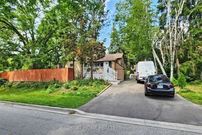 1 Edgebrook Drive, Toronto, On M9v 1e1