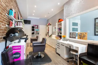 960a The Queensway, Toronto, On M8z 1p5