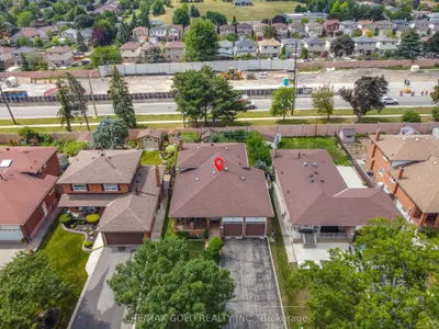 70 Malcolm Crescent, Brampton, On L6s 3c8