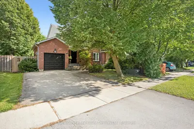 Semi-Detached in Oakville