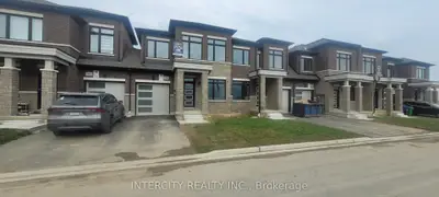 Att/Row/Townhouse in Brampton