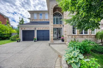 2249 Glazebrook Circle, Oakville, On L6m 5b5