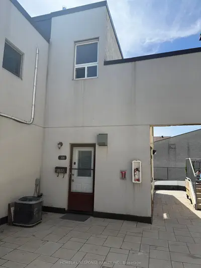 1055 Dundas Street E 158, Mississauga, On L4y 3x6