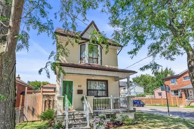 62 Rowntree Avenue, Toronto, On M6n 1r9