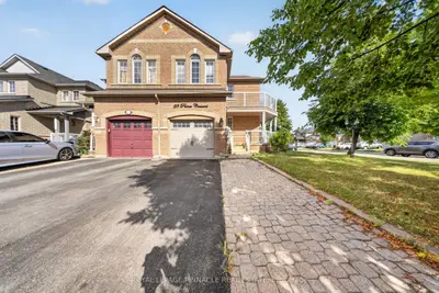 23 Prince Crescent, Brampton, On L7a 2c9