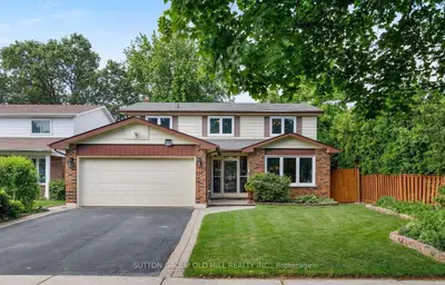 853 Kowal Drive, Mississauga, On L5h 3t3