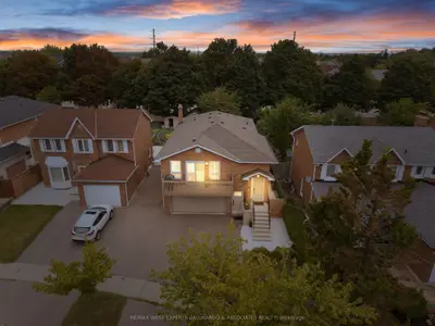 122 Philosopher's Trail, Brampton, On L6s 5c8