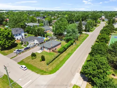 544 Sandmere Place Upper, Oakville, On L6l 4g4