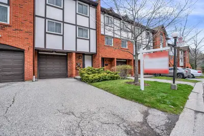1755 Rathburn Road E 82, Mississauga, On L4w 2m8