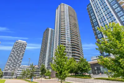 35 Watergarden Drive 218, Mississauga, On L5r 0g8