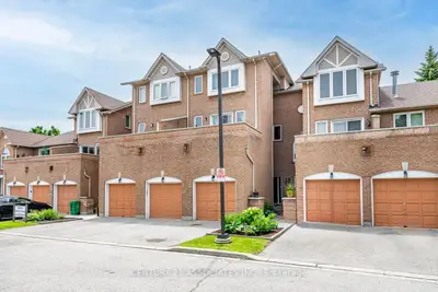 60 Barondale Drive 256, Mississauga, On L4z 3n8