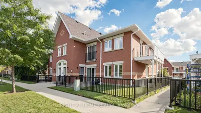 Condo Townhouse in Burlington