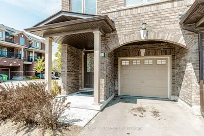 32 Arcola Street, Brampton, On L6p 4n7