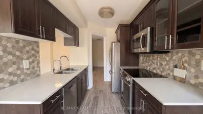 11 Beverly Lane, Halton Hills, On L7g 5l7
