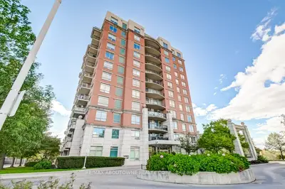 Condo Apartment in Oakville