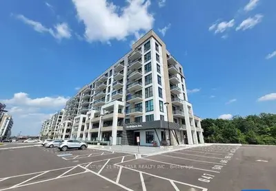 Condo Apartment in Milton