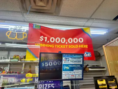 838 Roselawn Avenue Main, Toronto, On M6b 1b3