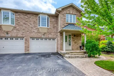 Semi-Detached in Oakville
